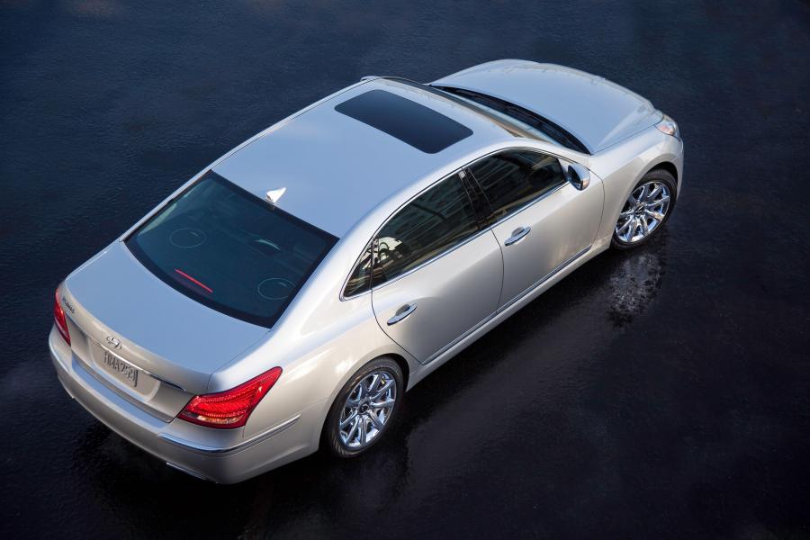  Hyundai Equus 2011 года  (фото 10 из 21)